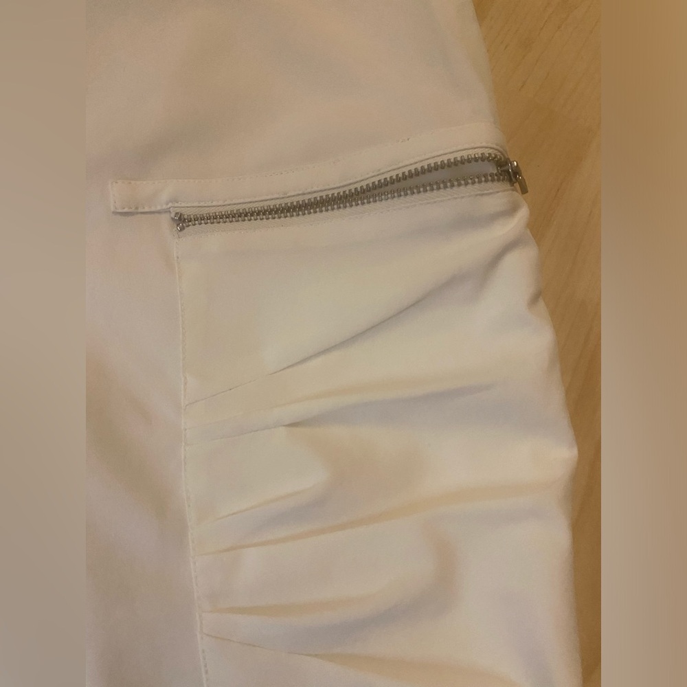 White pants - Picture 15 of 16